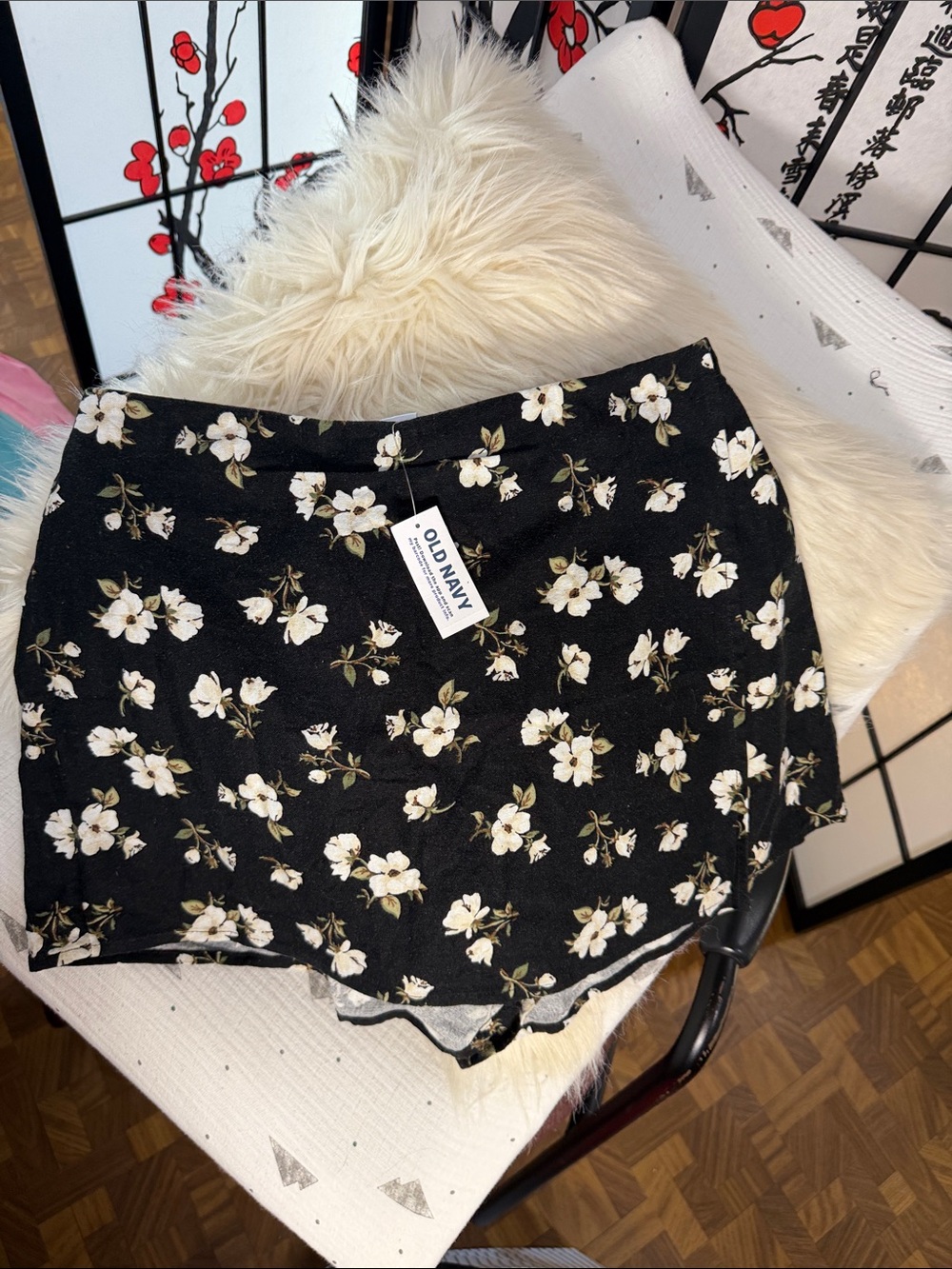 Old Navy Black Floral Skort with White Blossom Print - Picture 5 of 7